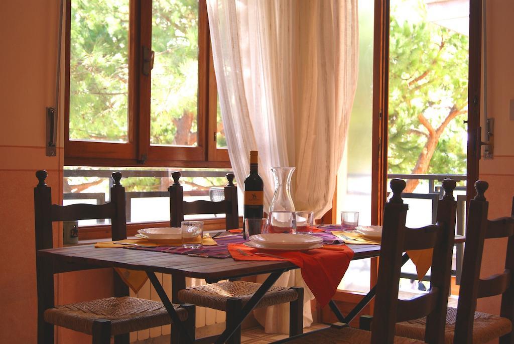 La Terrazza Tra Pini E Mare Apartment San Bartolomeo Al Mare Phòng bức ảnh